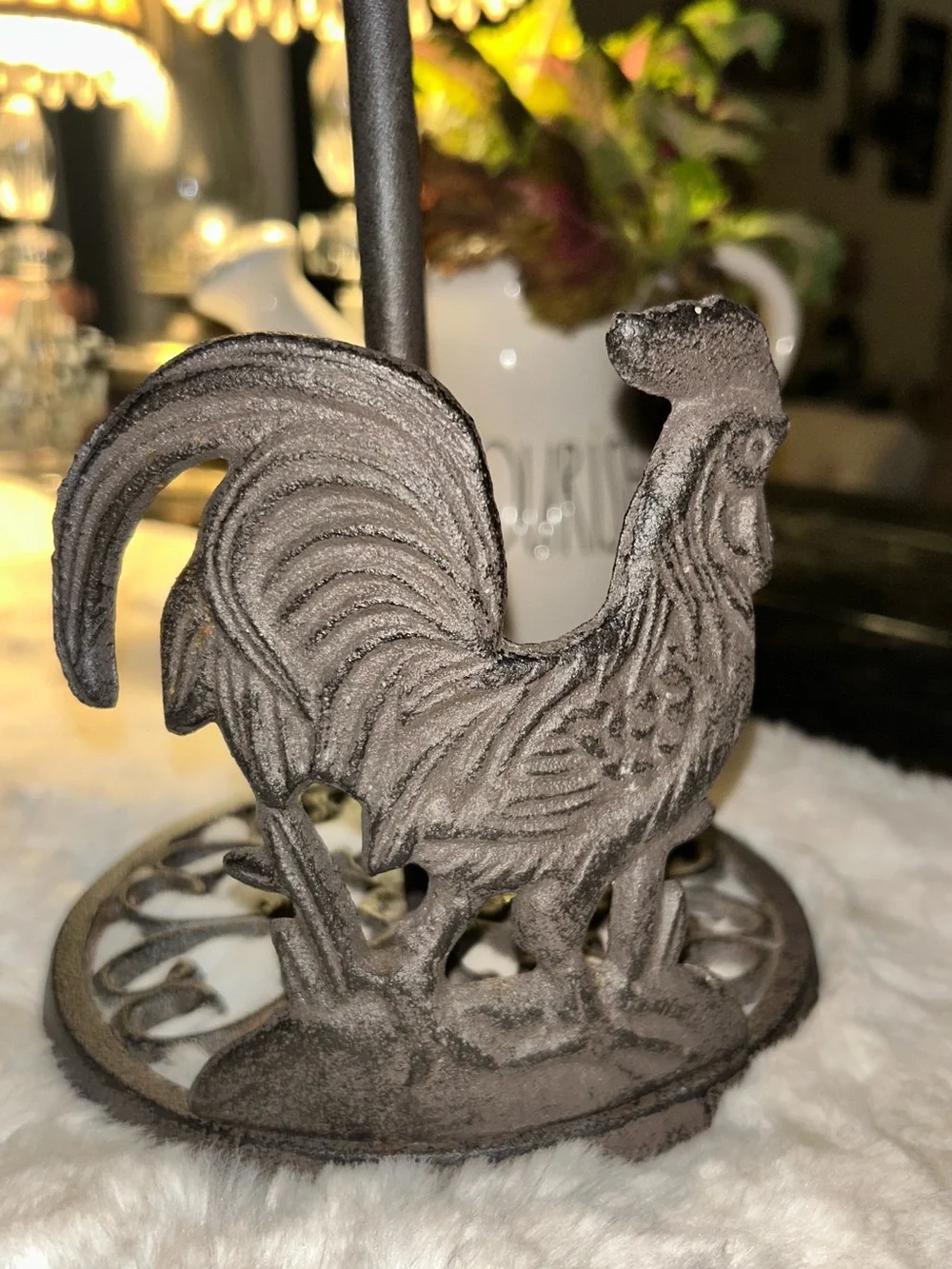 Rustic Elegance Cast Iron Rooster Paper Towel Holder - Freestanding Kitchen